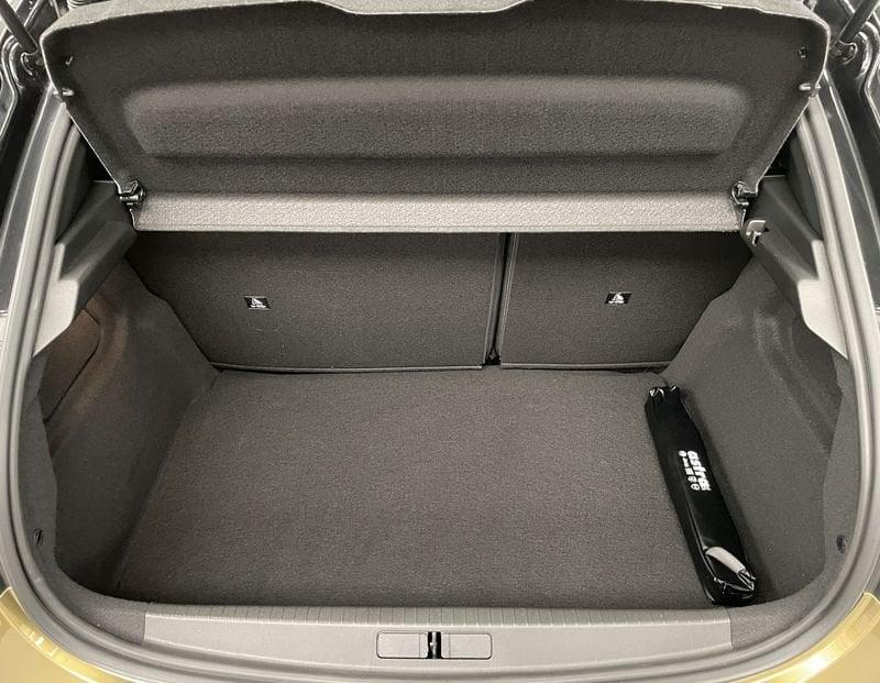 Lancia Ypsilon Hybrid e-DCT LX