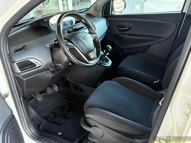 Lancia Ypsilon Ypsilon 1.2 69 CV 5 porte Silver