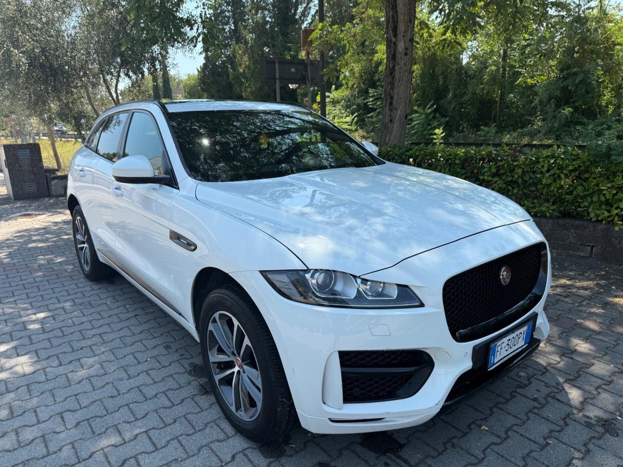 Jaguar F-Pace 2.0 D 180 CV AWD Portfolio R-Sport