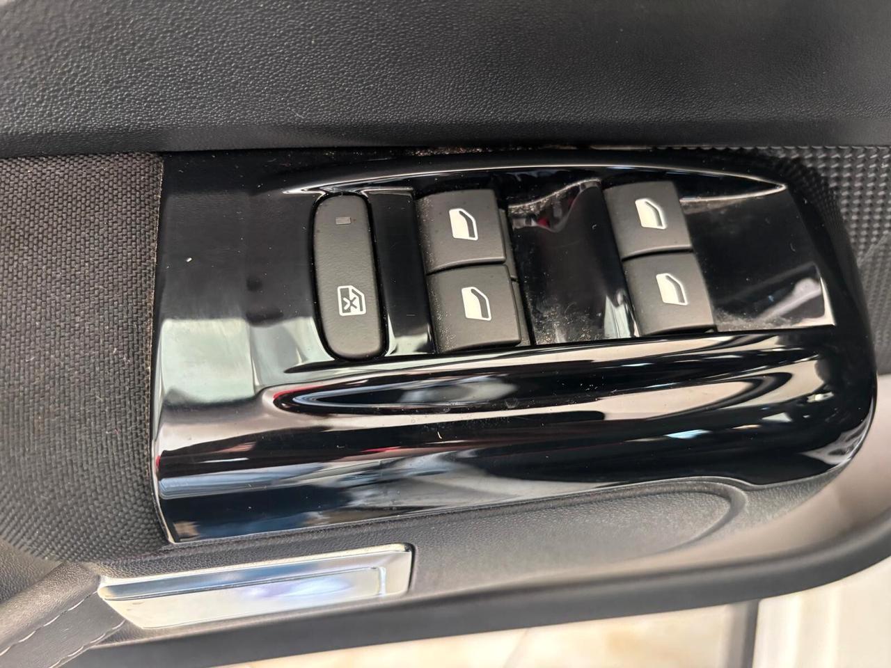 CITROEN C3 ANNO 2017 DS 1.6 ADATTA NEOPATENTATI KM 130 MILA