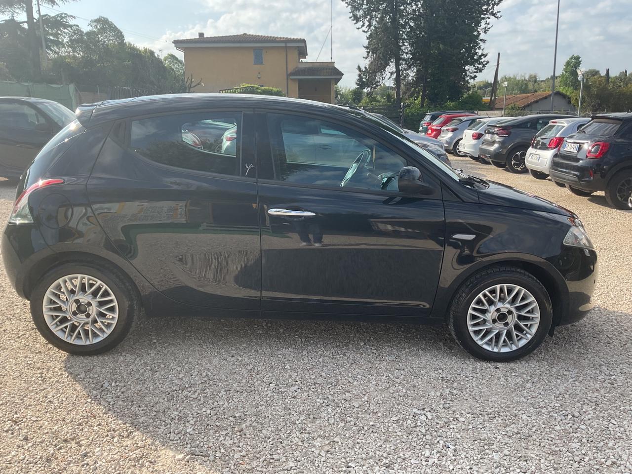 Lancia Ypsilon 1.2 69 CV 5 porte GPL Ecochic Elefantino