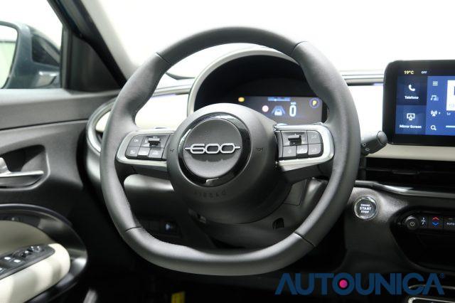 FIAT 600 HYBRID 100 CV DCT MHEV LA PRIMA NEOPATENTATI
