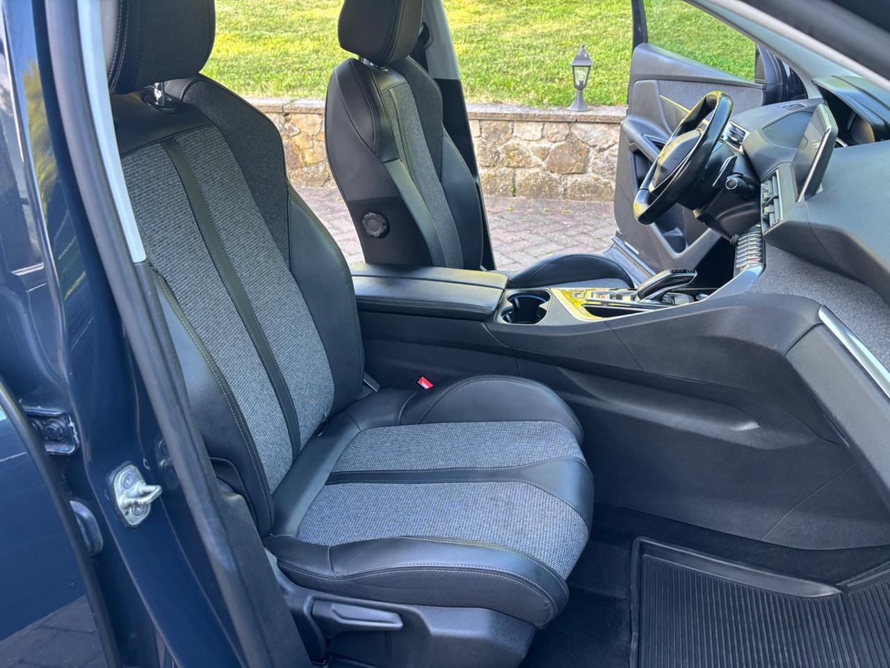 Peugeot 3008 BlueHDi 130 S&S Allure CAMBIO AUTOMATICO.