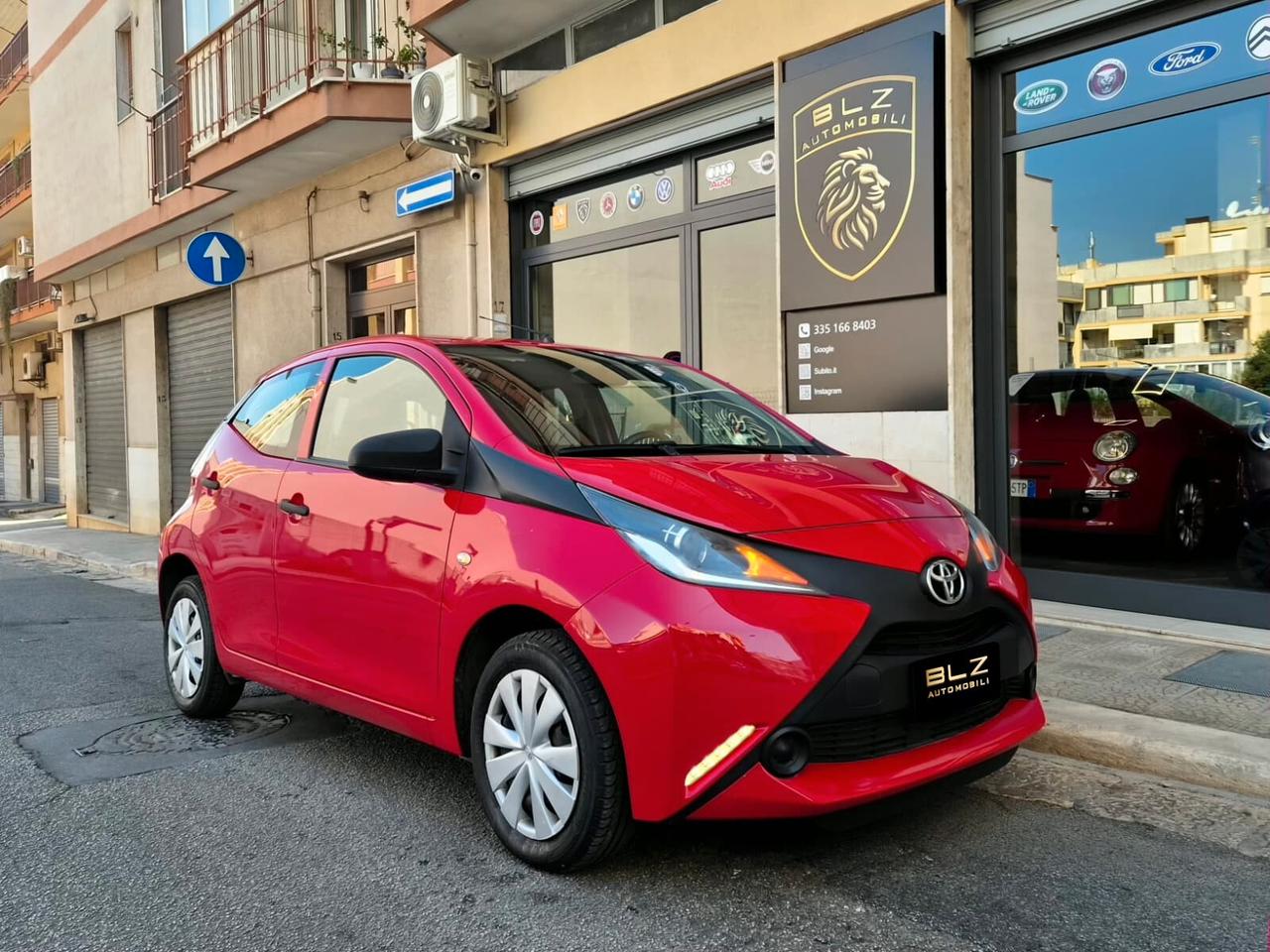 Toyota Aygo 1.0 VVT-i 69 CV 5 porte x-cool TSS
