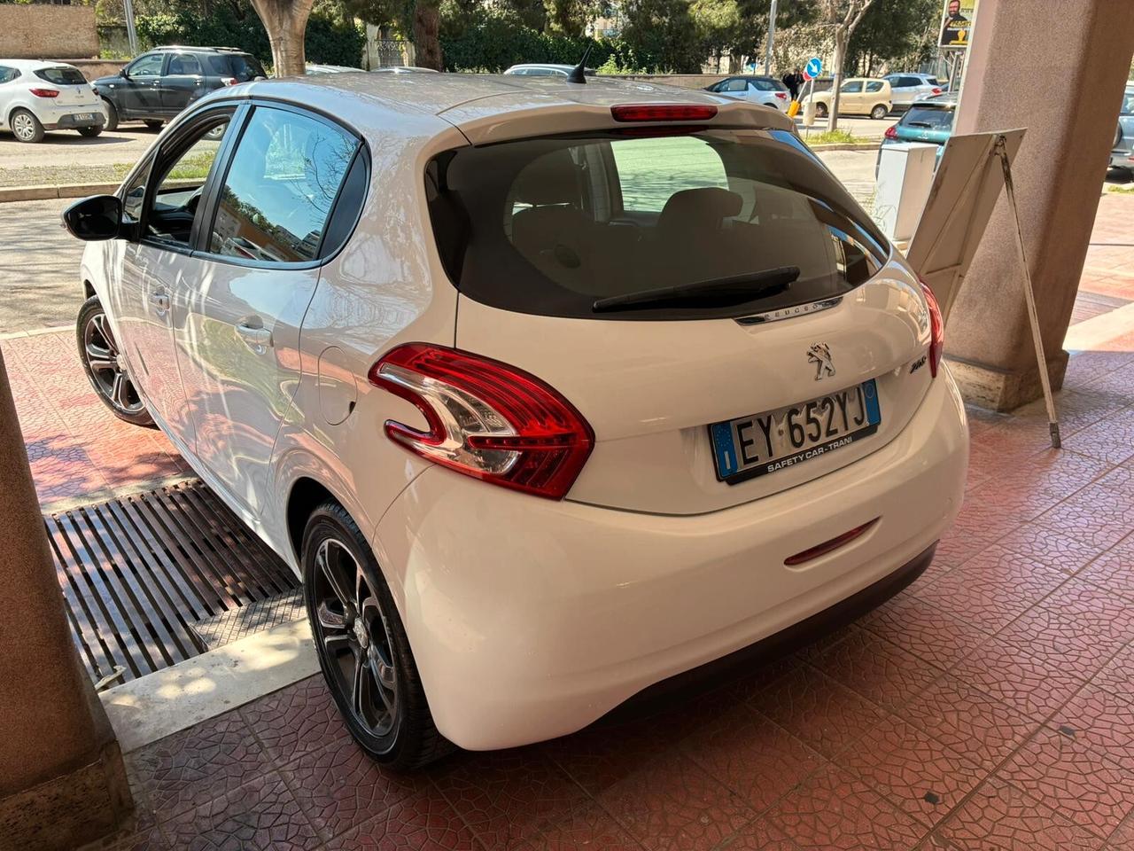 Peugeot 208 1.4 HDi 68 CV 5 porte Active