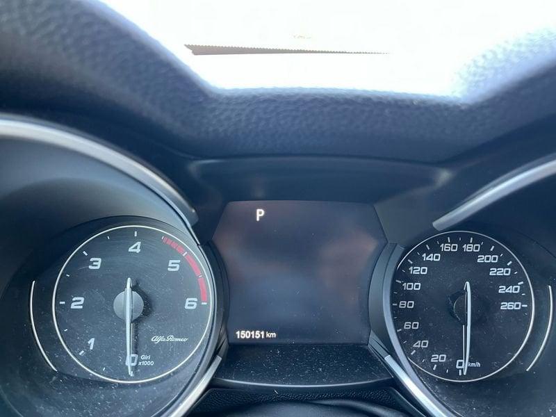 Alfa Romeo Stelvio 2.2 Turbodiesel 210 CV AT8 Q4 Executive