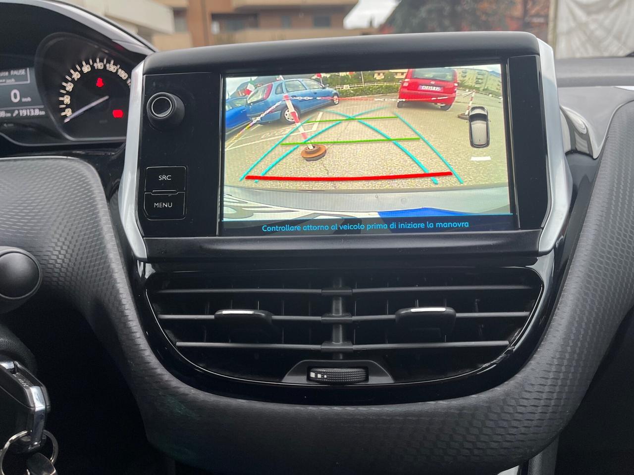 PEUGEOT 208 NEOPATENTATI