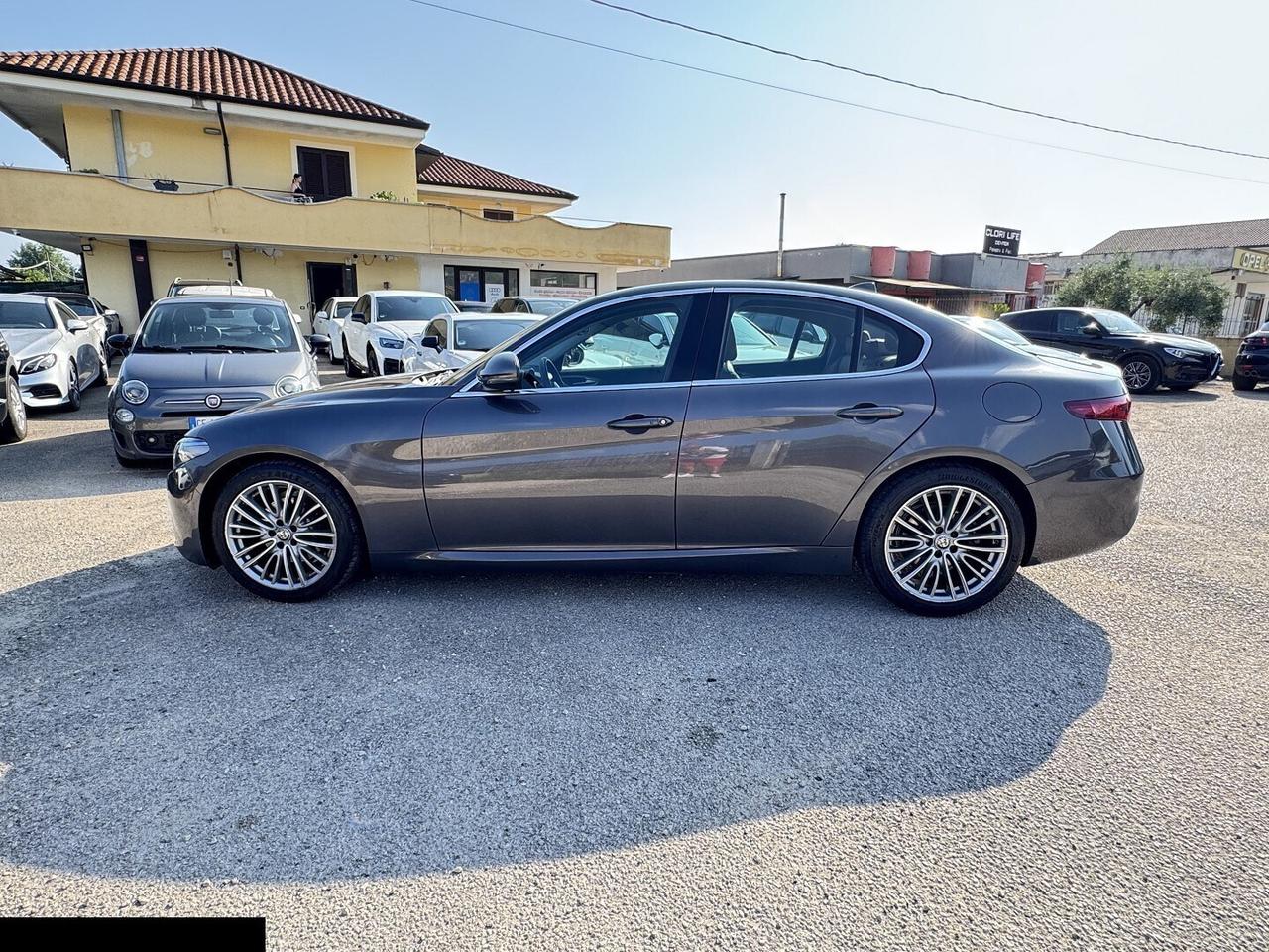 ALFAROMEO GIULIA BUSINESS navi pelle clima