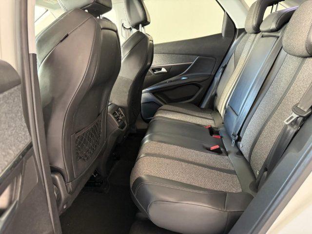 PEUGEOT 3008 BlueHDi 130 S&S Allure