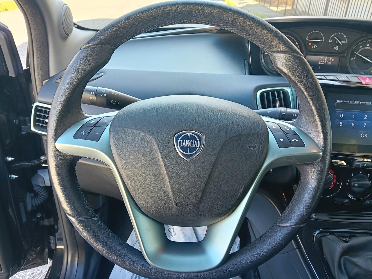 Lancia Ypsilon 1.0 FireFly 5 porte S&S Hybrid Platino