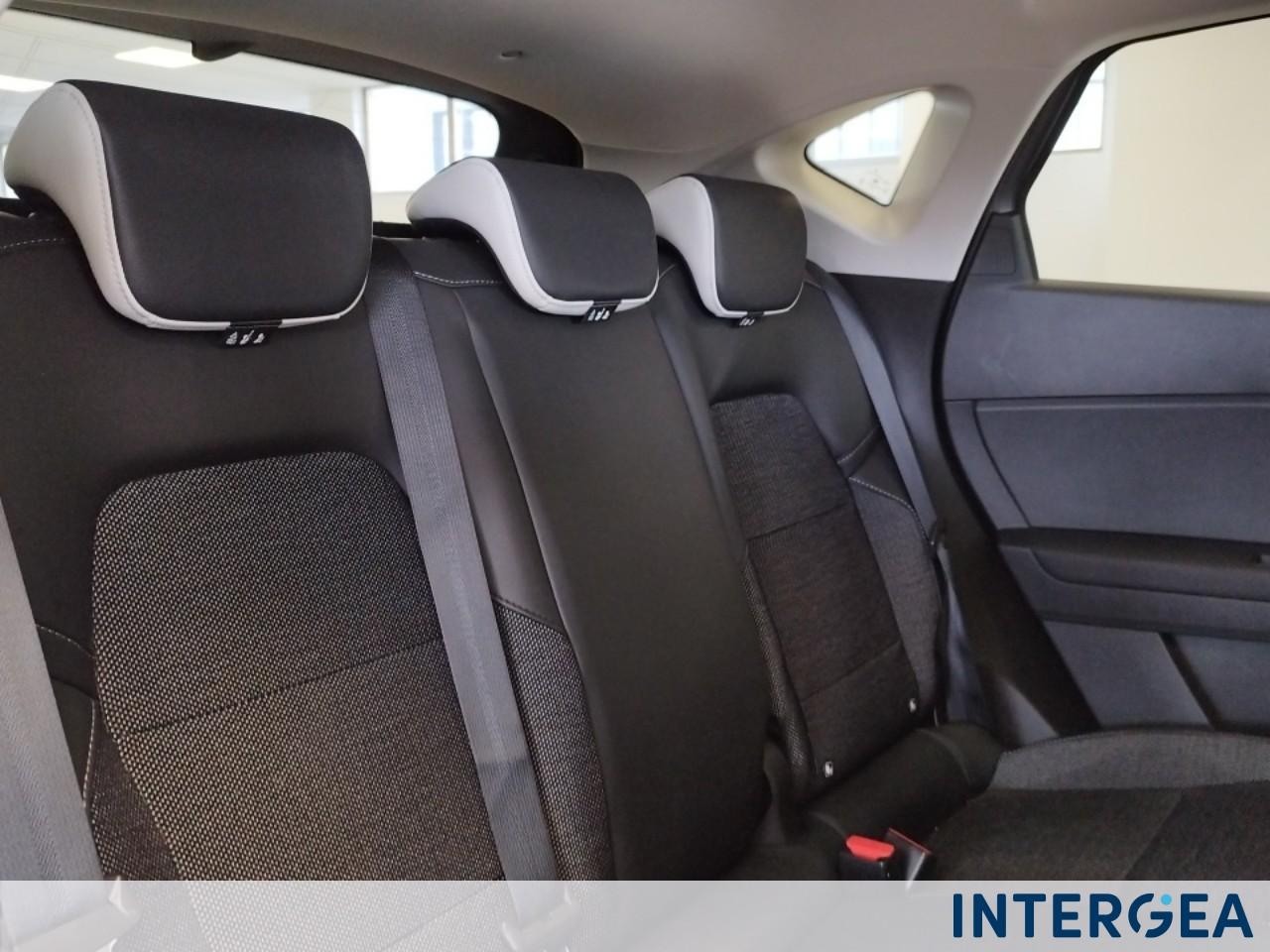 RENAULT Captur 1.6 E-Tech hybrid Techno Fast Track