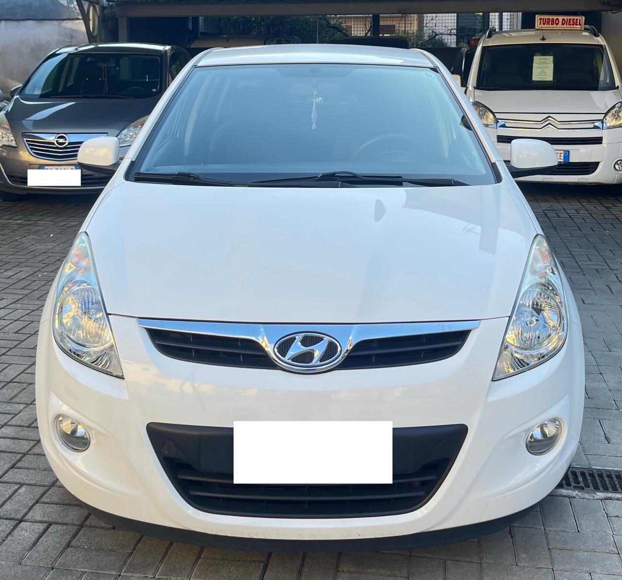 HYUNDAI I20 - 1.2 BENZINA - 5 PORTE - ANCHE PER NEOPATENTATI - 2010