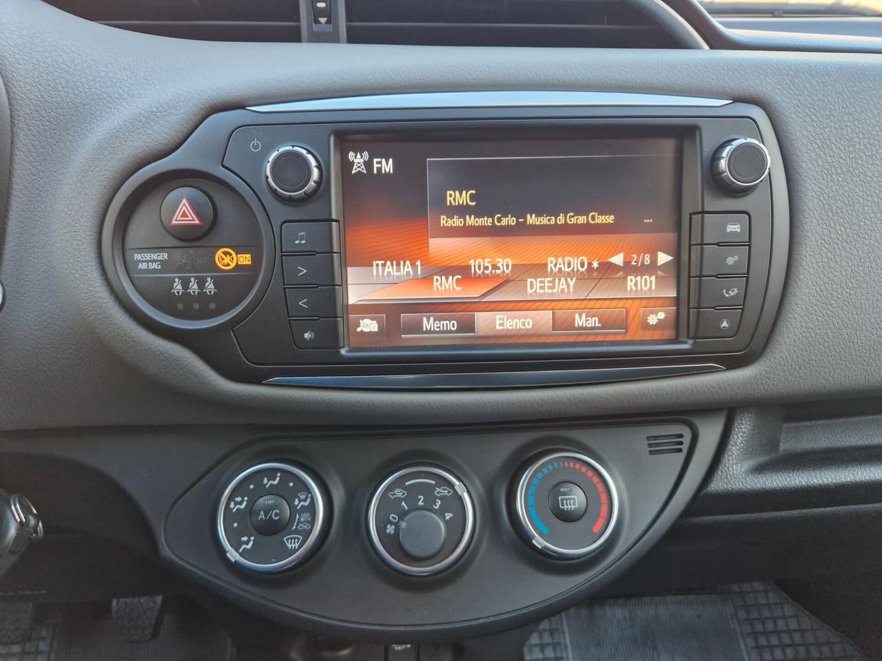 Toyota Yaris 1.0 70CV "70.700 km" Bluetooth, Telecamera, Fendi