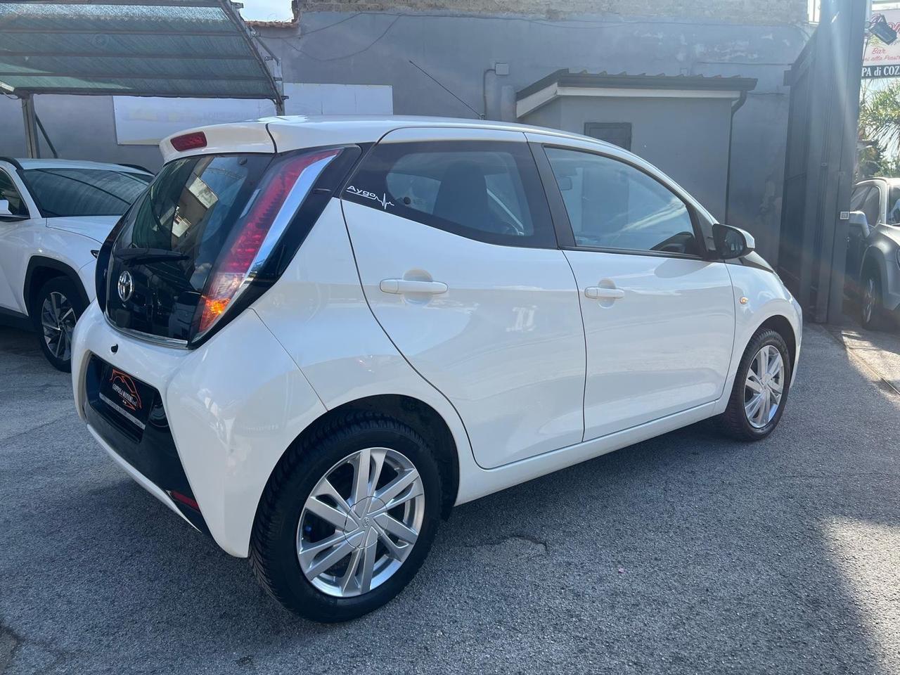 Toyota Aygo 5p 1.0 x-pure Bluetooth/Kamera