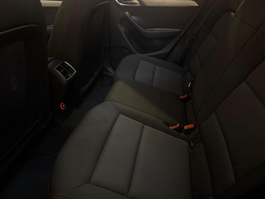 Audi Q3 2.0 TDI Business S tronic