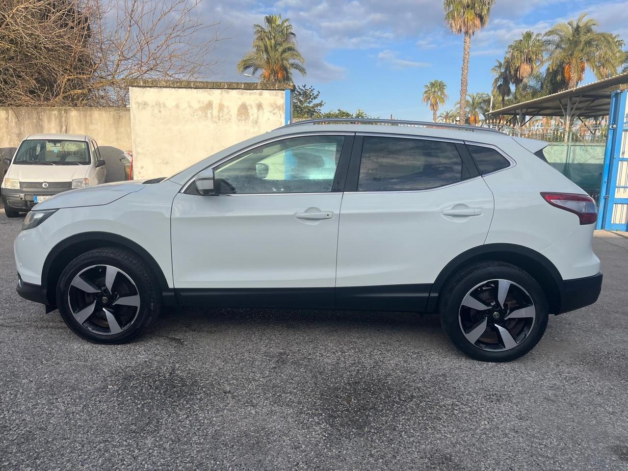 Nissan qashqai n-tec-1.6 dci-full -2015