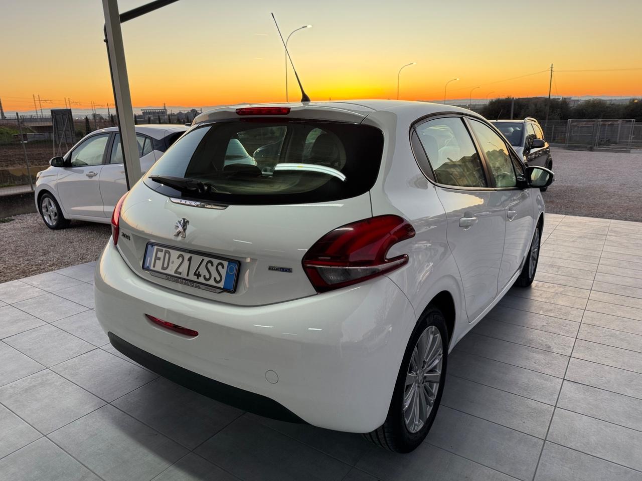 Peugeot 208 BlueHDi 75 5 porte Allure