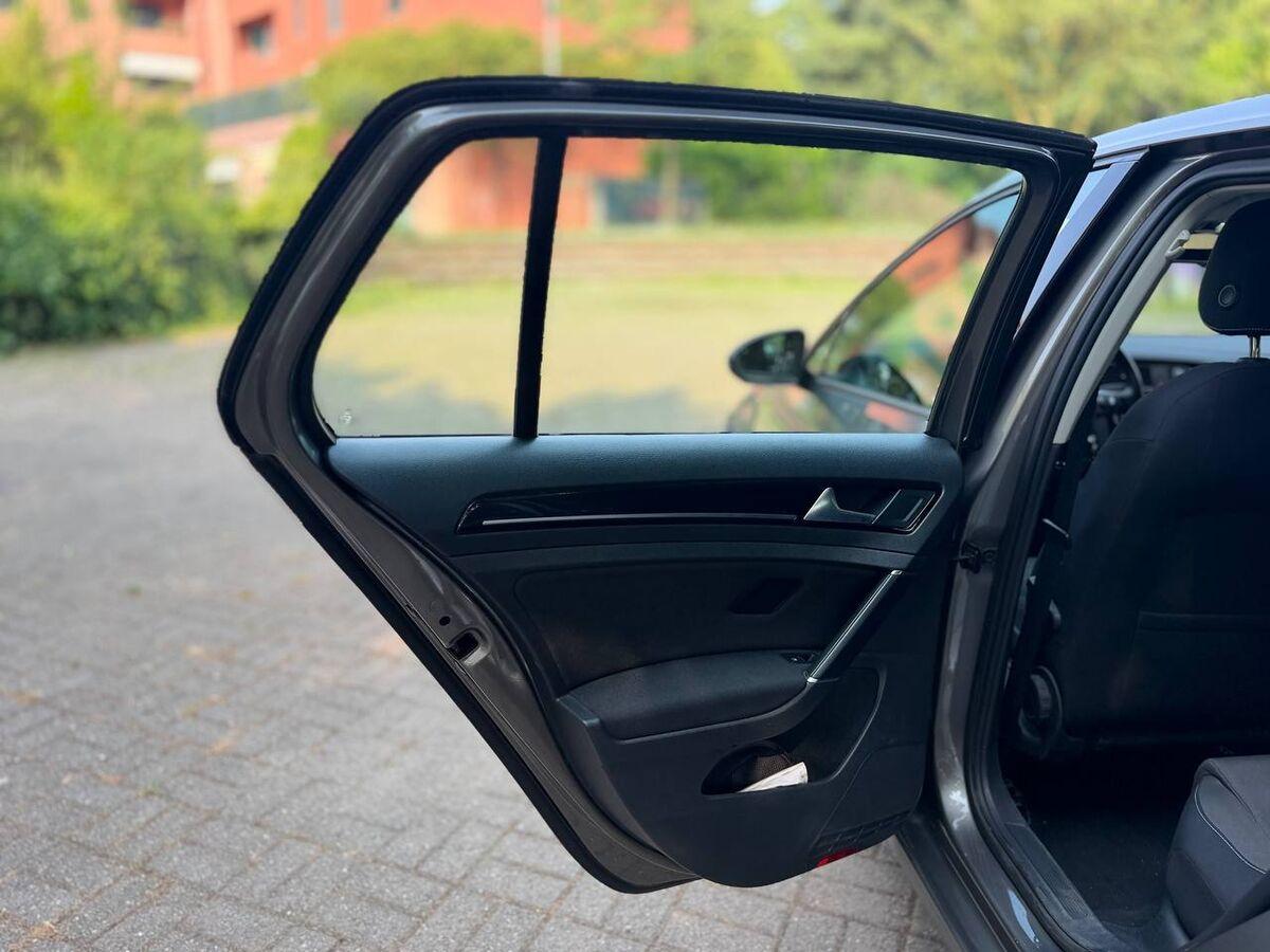 Volkswagen Golf 1.6 tdi Highline 5p dsg