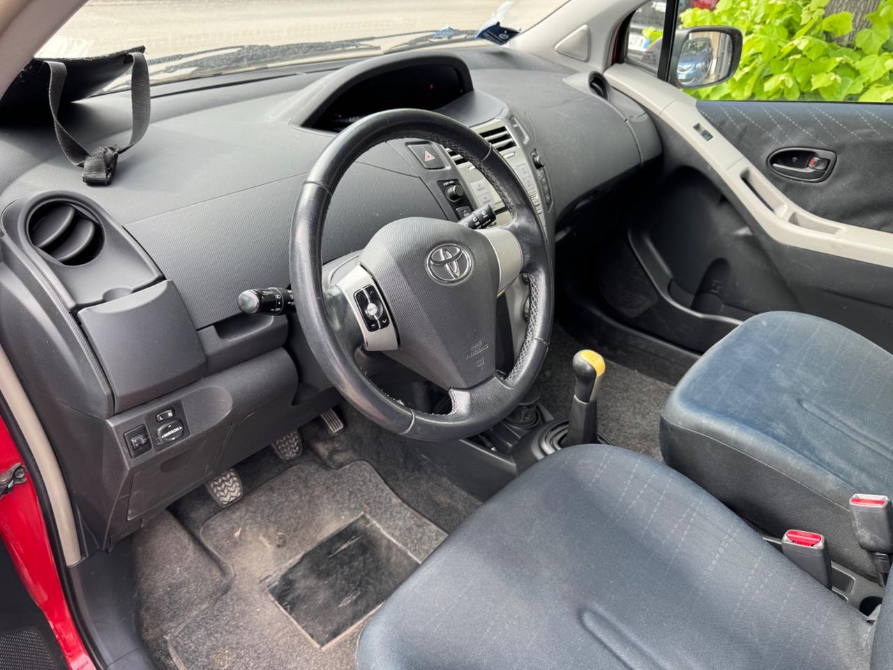 Toyota Yaris 1.0 5 porte Sol