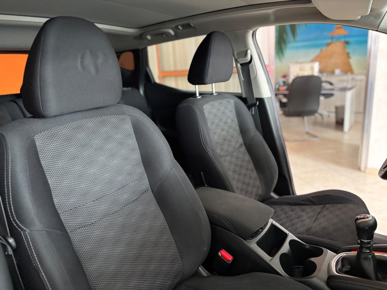 Nissan Qashqai 1.6 dCi 2WD Tekna tetto panoramico permute finanziamenti