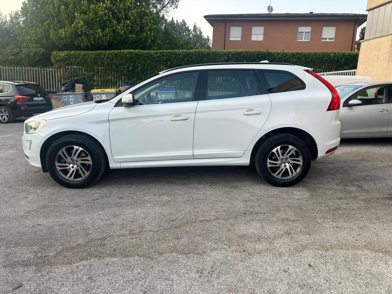 Volvo XC60 D4 Geartronic R-design Momentum