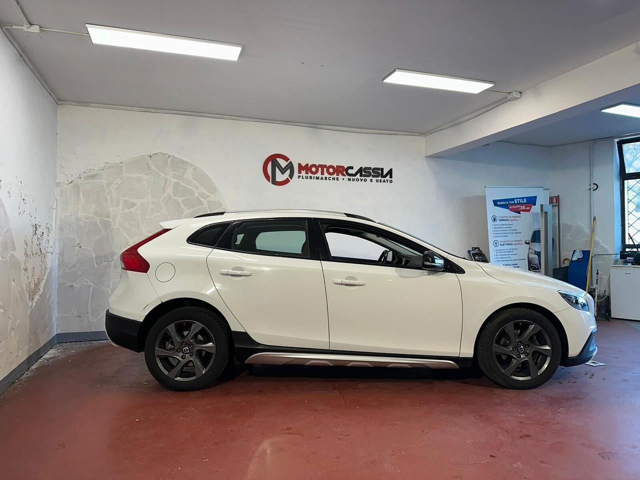 Volvo V40 Cross Country D2 1.6 Summum