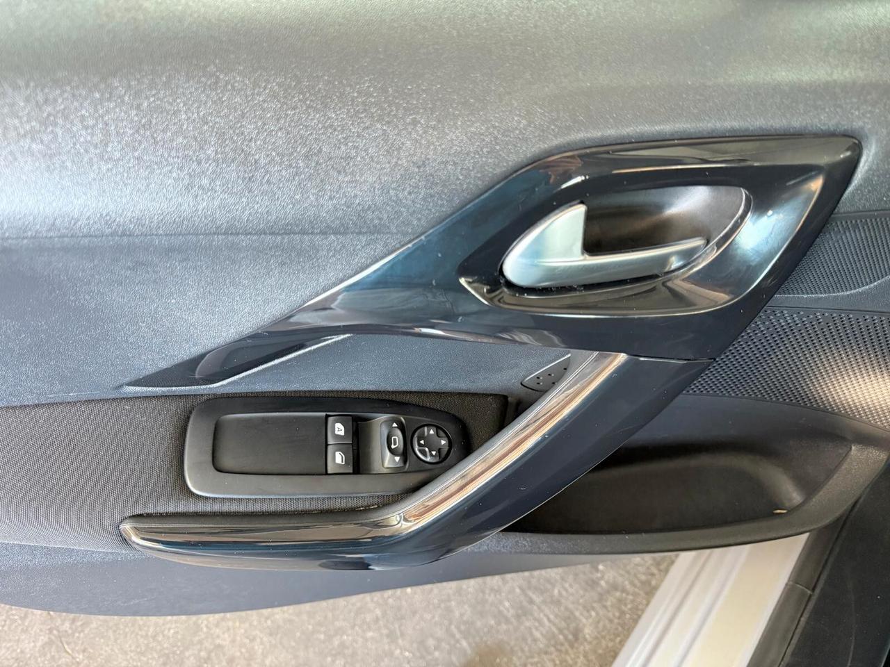 Peugeot 208 BlueHDi 75 S&S 5 porte Active 2016