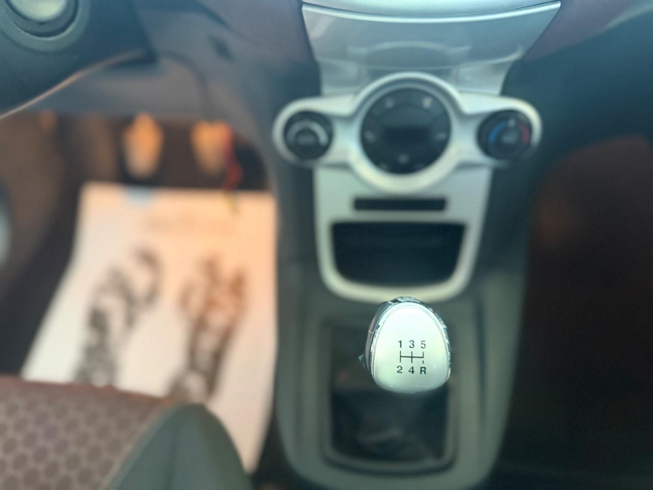 Ford Fiesta 1.2 82 CV 5 porte Titanium NEOPATENTATI