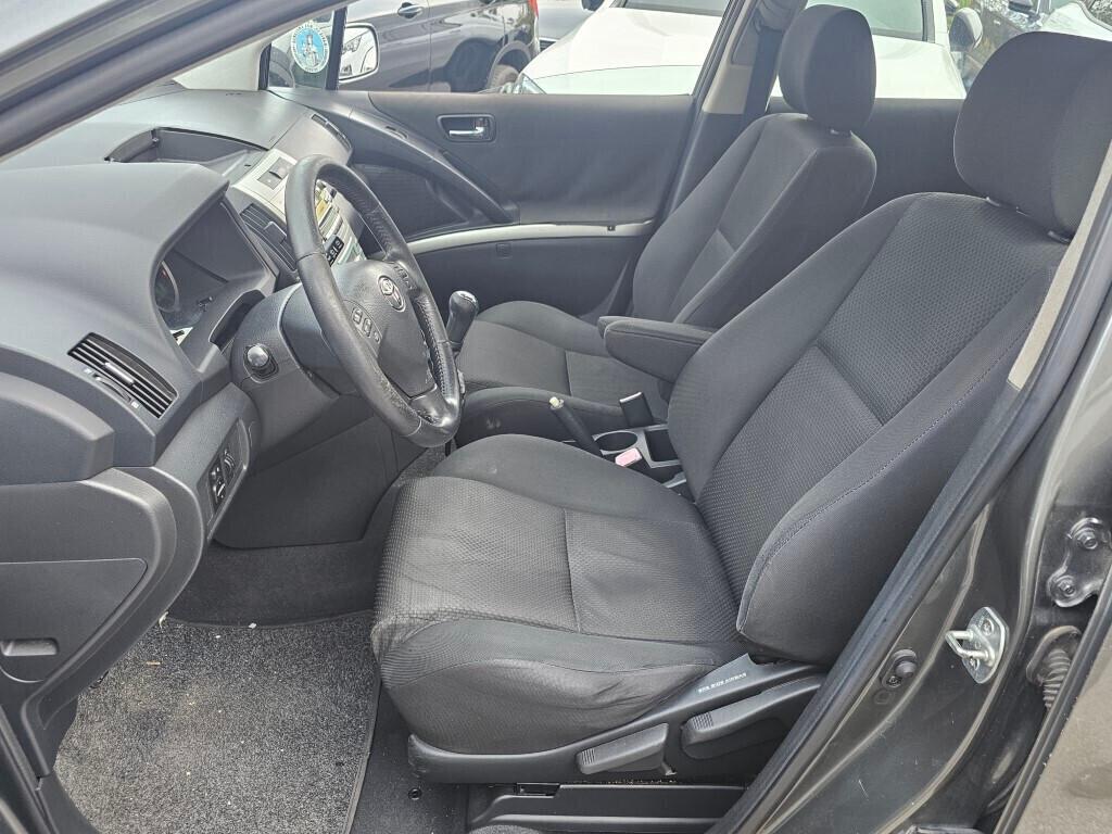 Toyota Corolla Verso 2.2 TD 136CV 7 POSTI