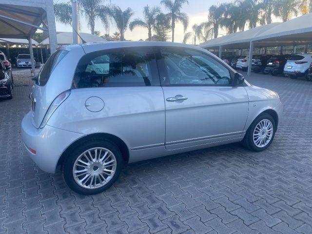 LANCIA Ypsilon 1.2 69 CV New Oro