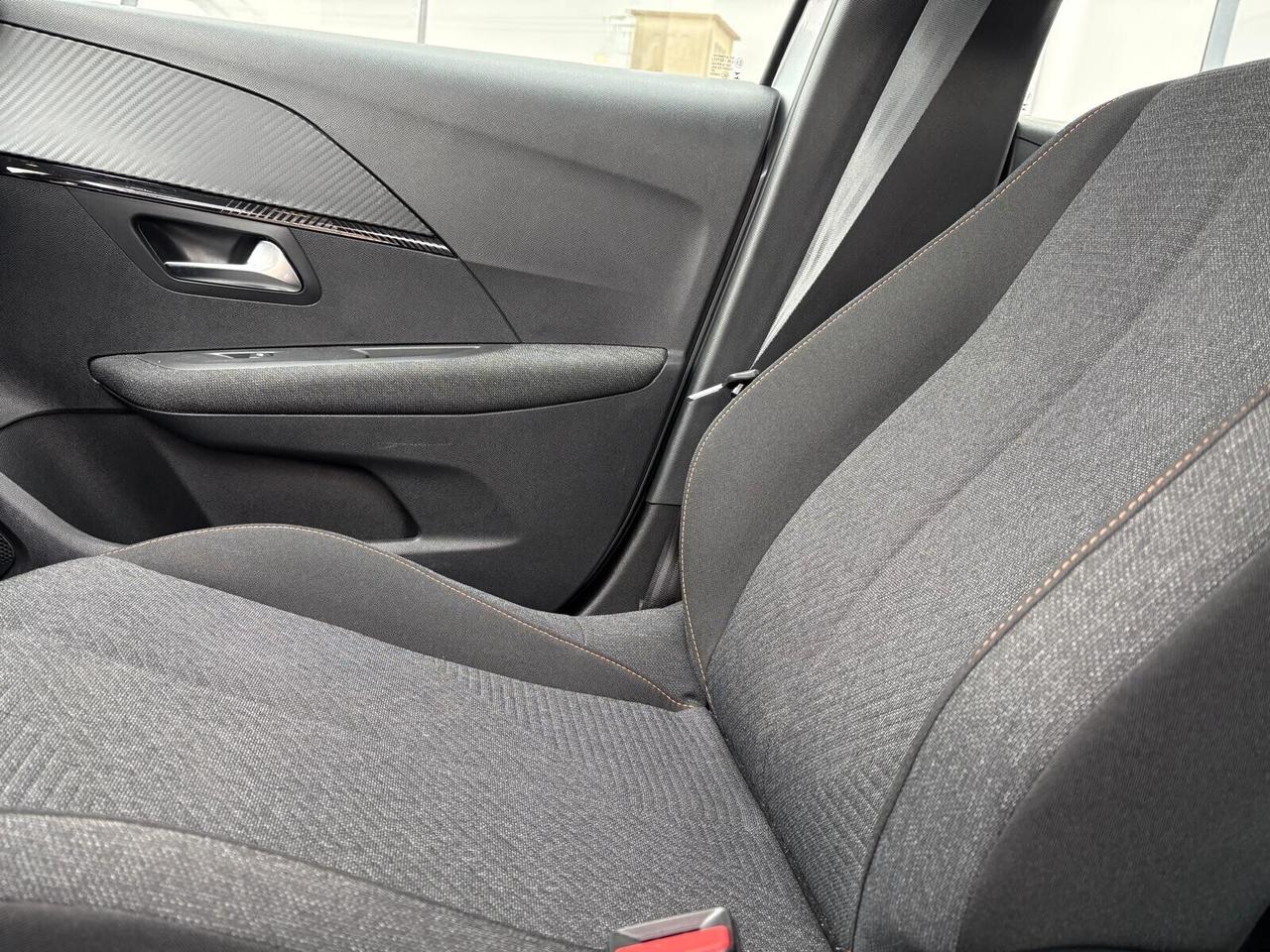 Peugeot 208 STYLE PureTech 100 5 porte SPOTICAR