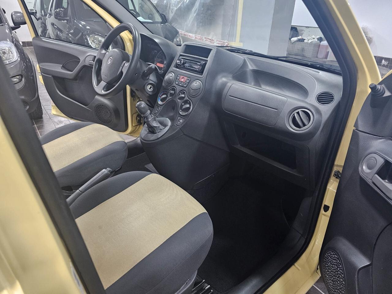 NUOVA FIAT PANDA EMOTION 1.2 BENZ 60CV - AUTO COME NUOVA
