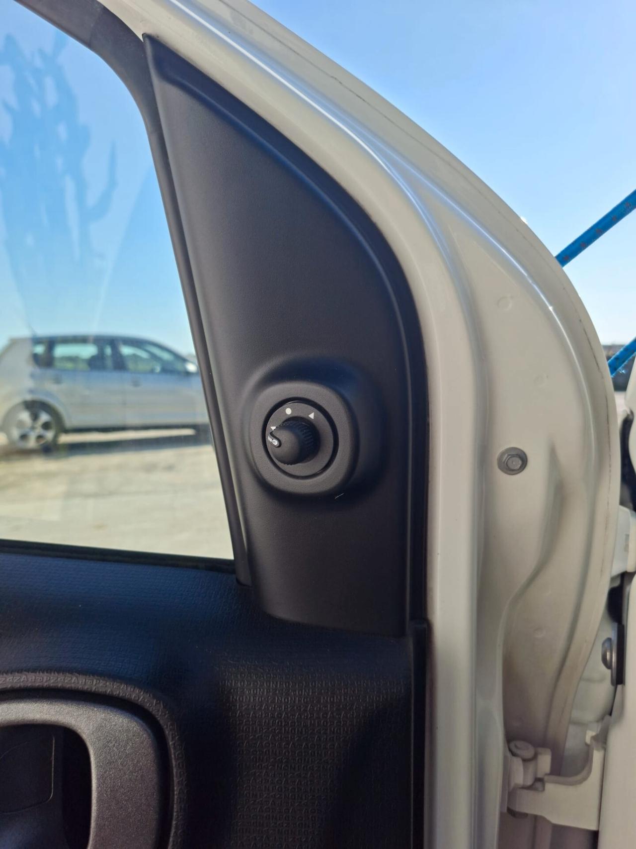 Fiat Panda 0.9 benzina neopatentati