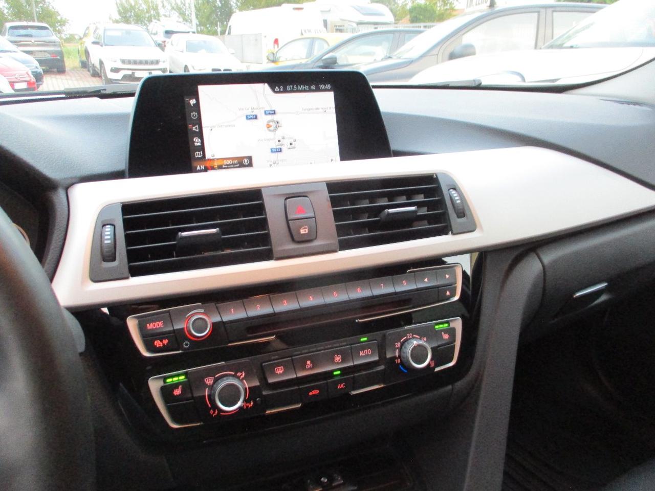 BMW 320 d Touring xdrive Luxury auto CarPlay/LED/Navi
