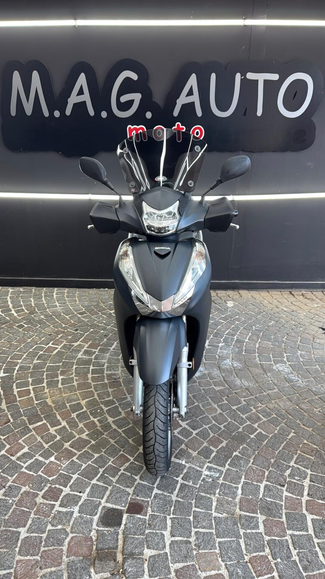 Honda SH 300 Base