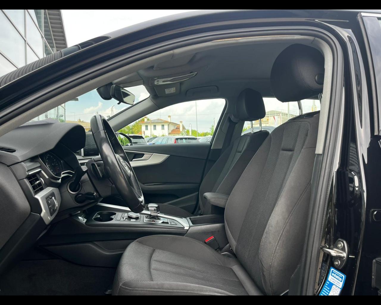 AUDI A4 AVANT 35 TDI S-TRONIC BUSINESS