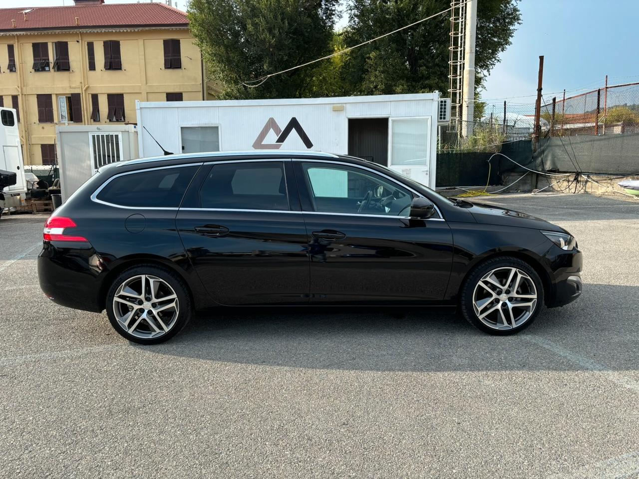 Peugeot 308 BlueHDi 120 S&S SW Allure