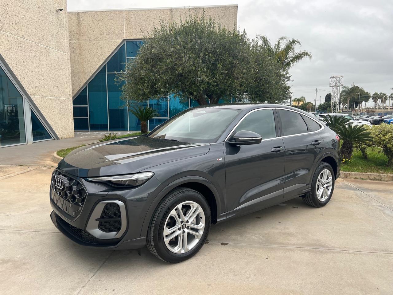 Audi Q5 SPB TFSI Sline 150 kW S tronic quattro Possibilità noleggio no scoring