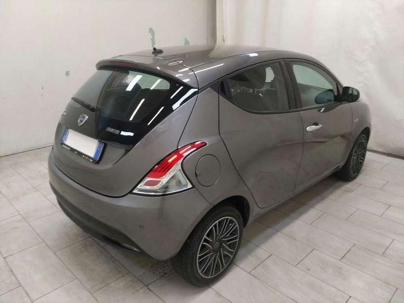 Lancia Ypsilon 1.0 firefly hybrid Gold s&s 70cv 5p.ti