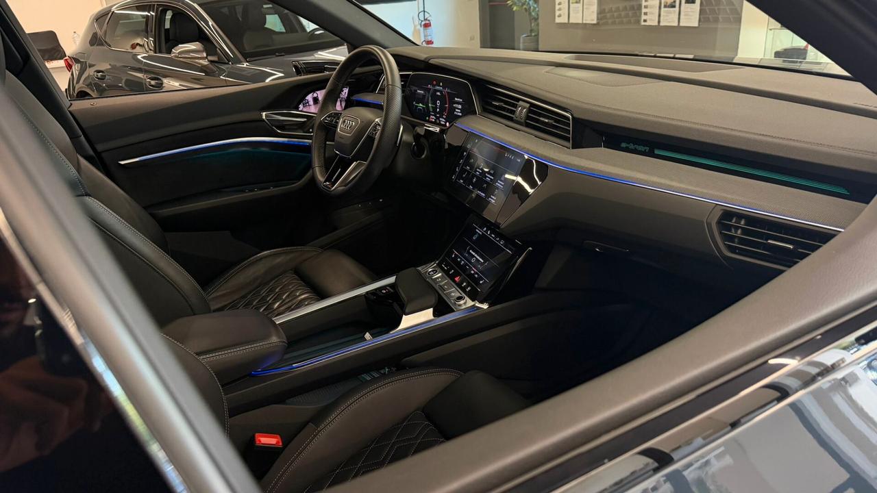 Audi Q8 e-tron SPB 55 quattro S line edition