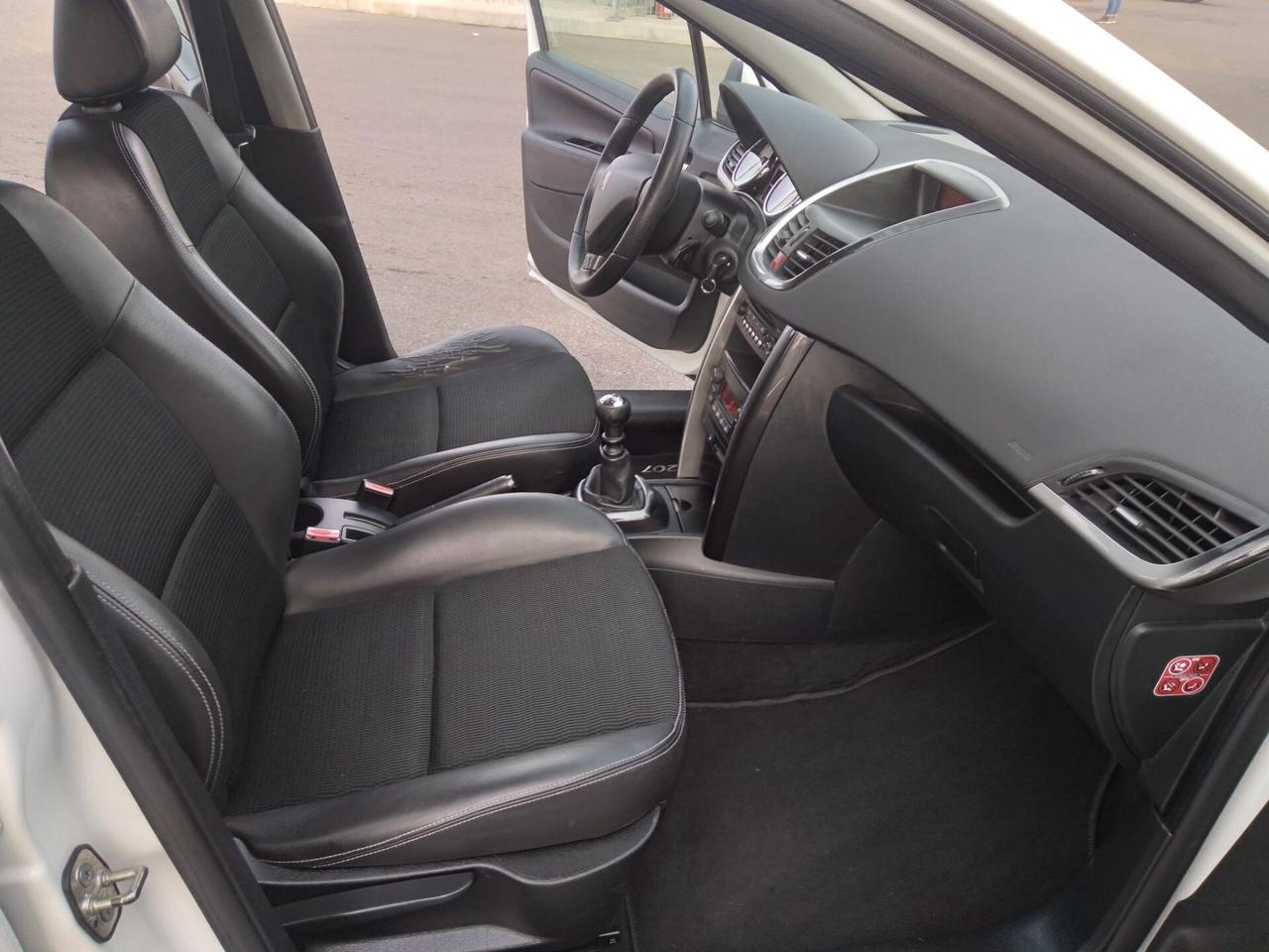 Peugeot 207 1.6 turbo 156CV 6marce 5p. Allure