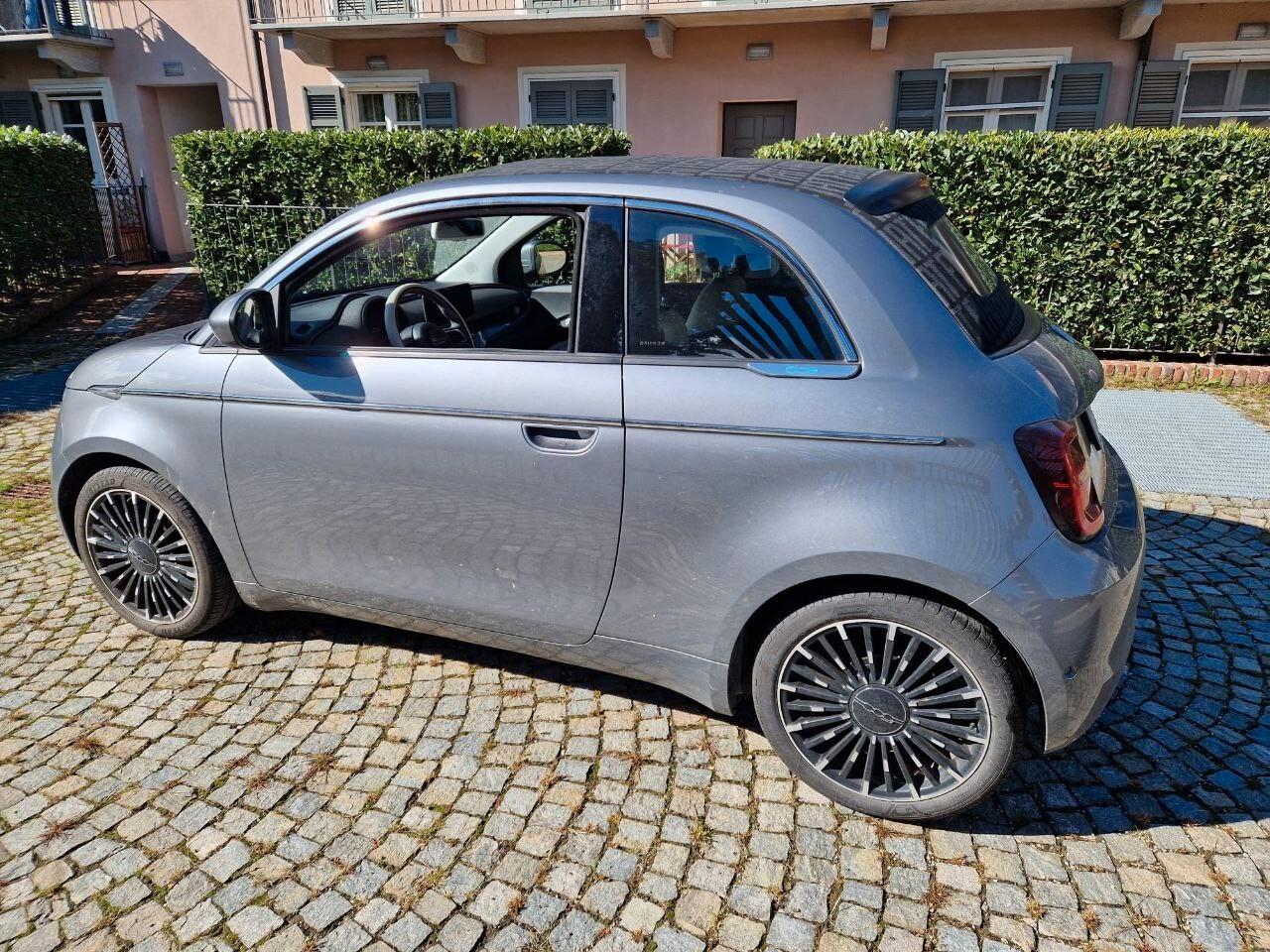 Fiat 500 La Prima Cabrio 42 kWh