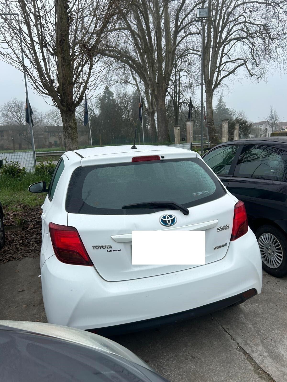 Toyota Yaris 1.5 Hybrid 5 porte Cool ok neo patentati