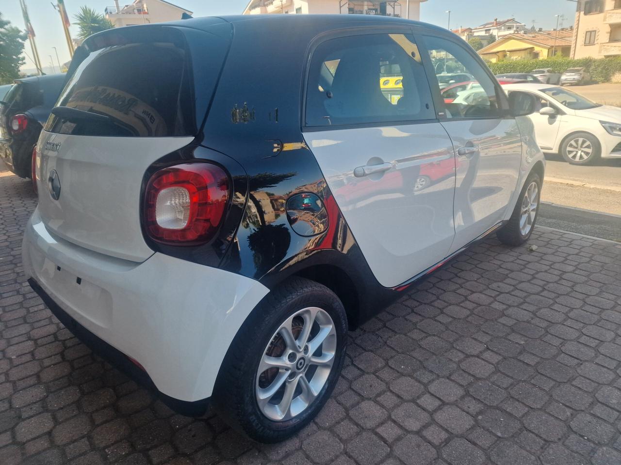 Smart ForFour 70 1.0 twinamic PASSION * LED + AUTOMATICA *
