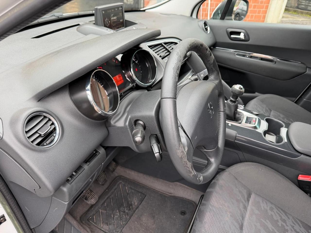 Peugeot 3008 1.6 HDi 112CV Business