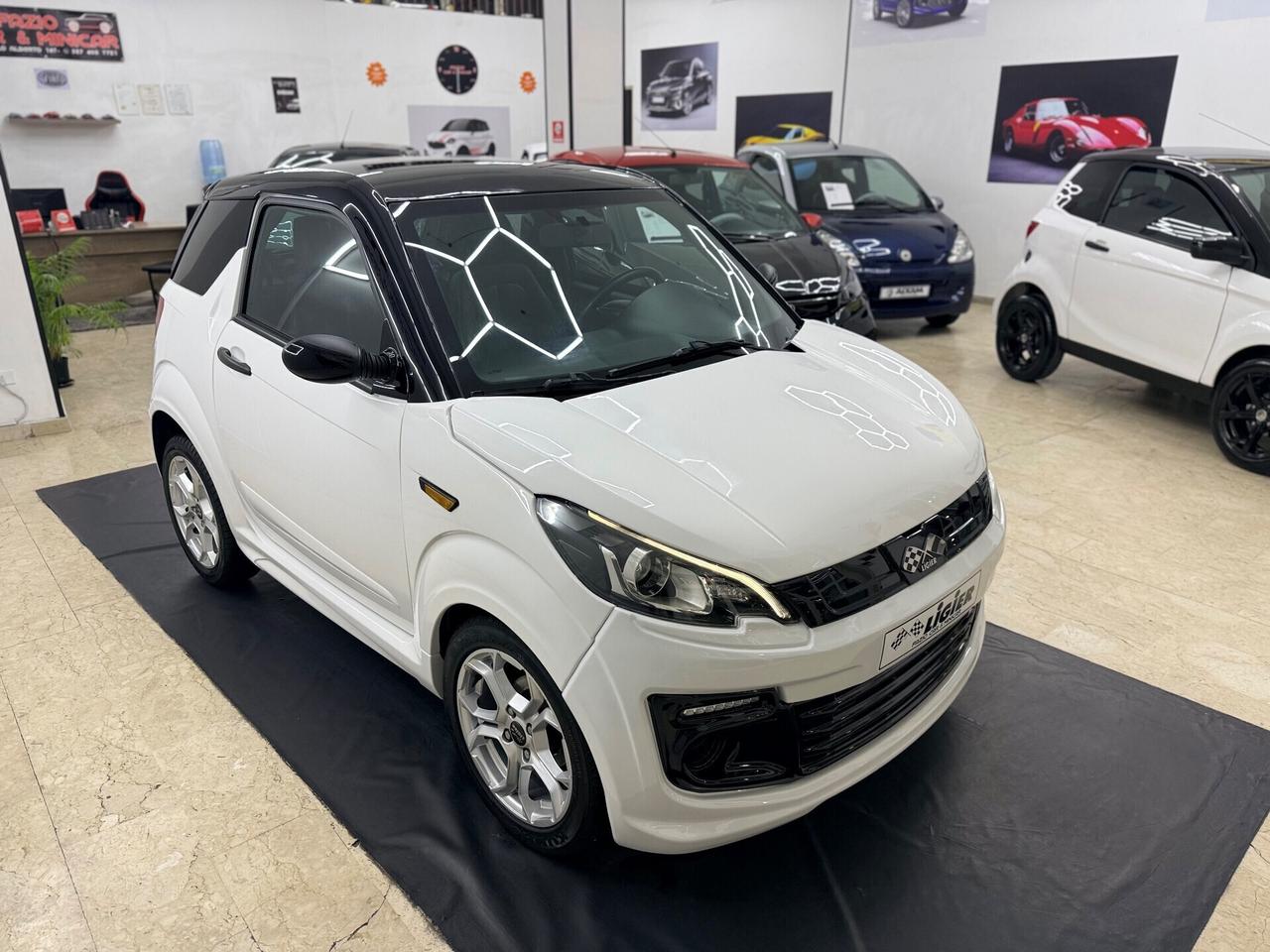 Ligier JS 50 Black & White