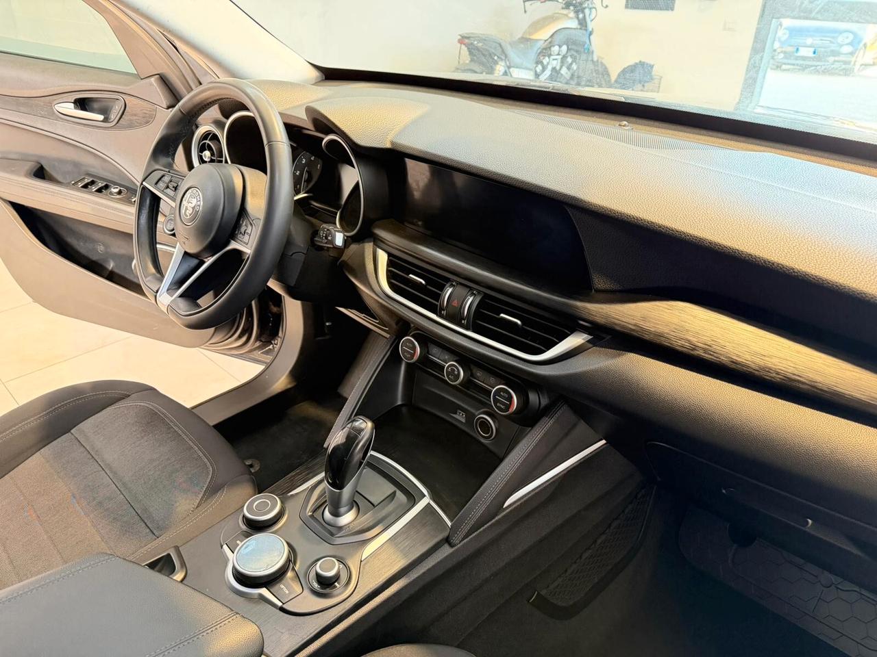 Alfa Romeo Stelvio 2.2 Turbodiesel 160 CV AT8 RWD Business