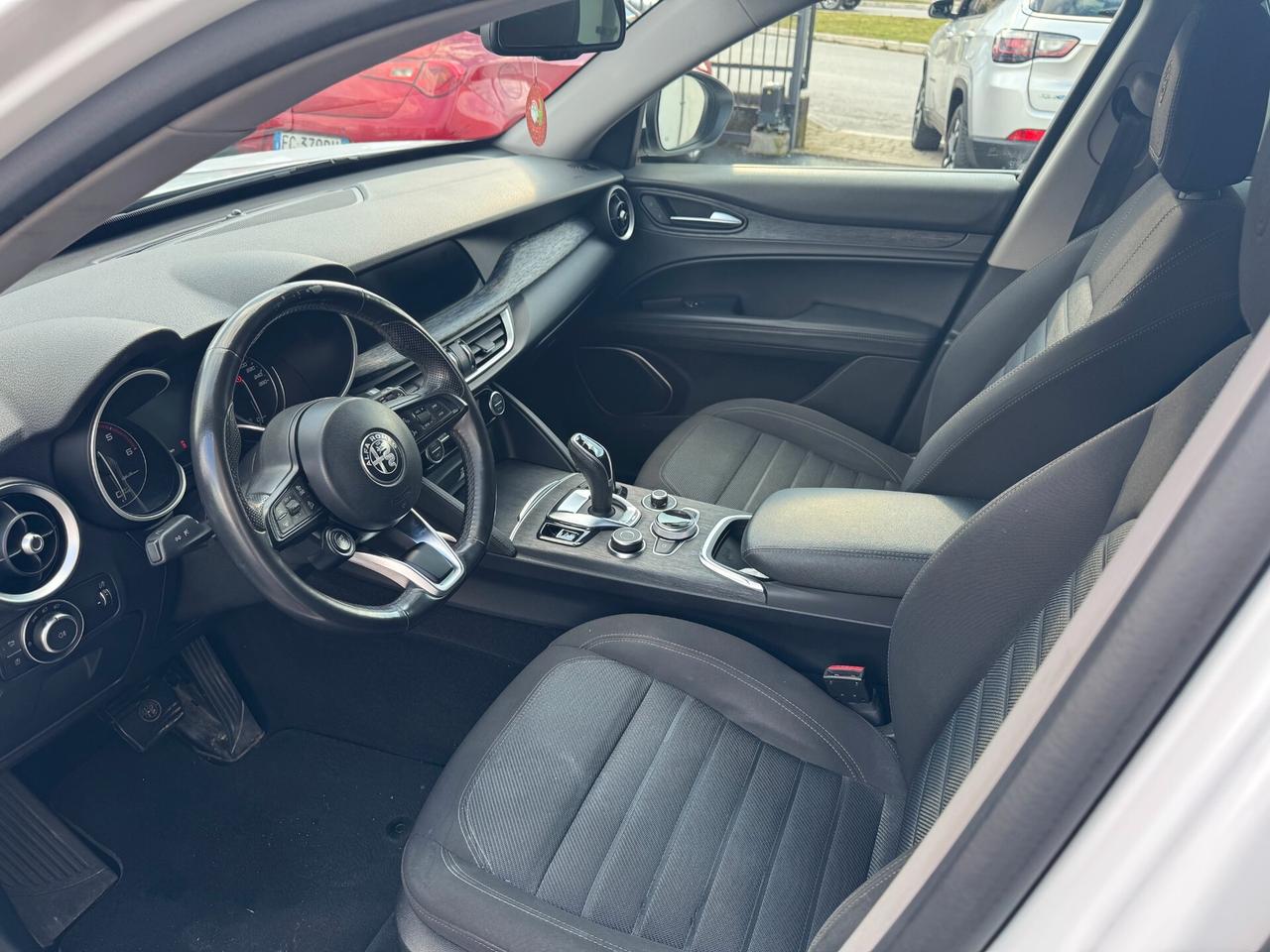 Alfa Romeo Stelvio 2.2 Turbodiesel 160 CV AT8 RWD Business