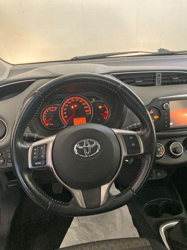 Toyota Yaris Yaris 5p 1.3 Lounge my16