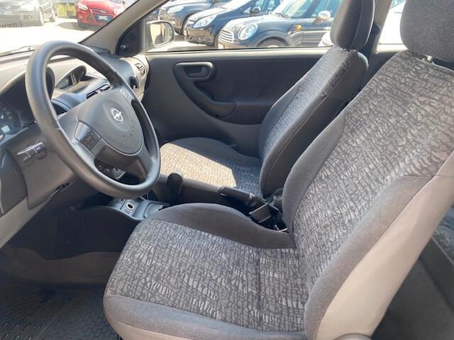 Opel Corsa 1.2i 16V cat 3 porte Comfort